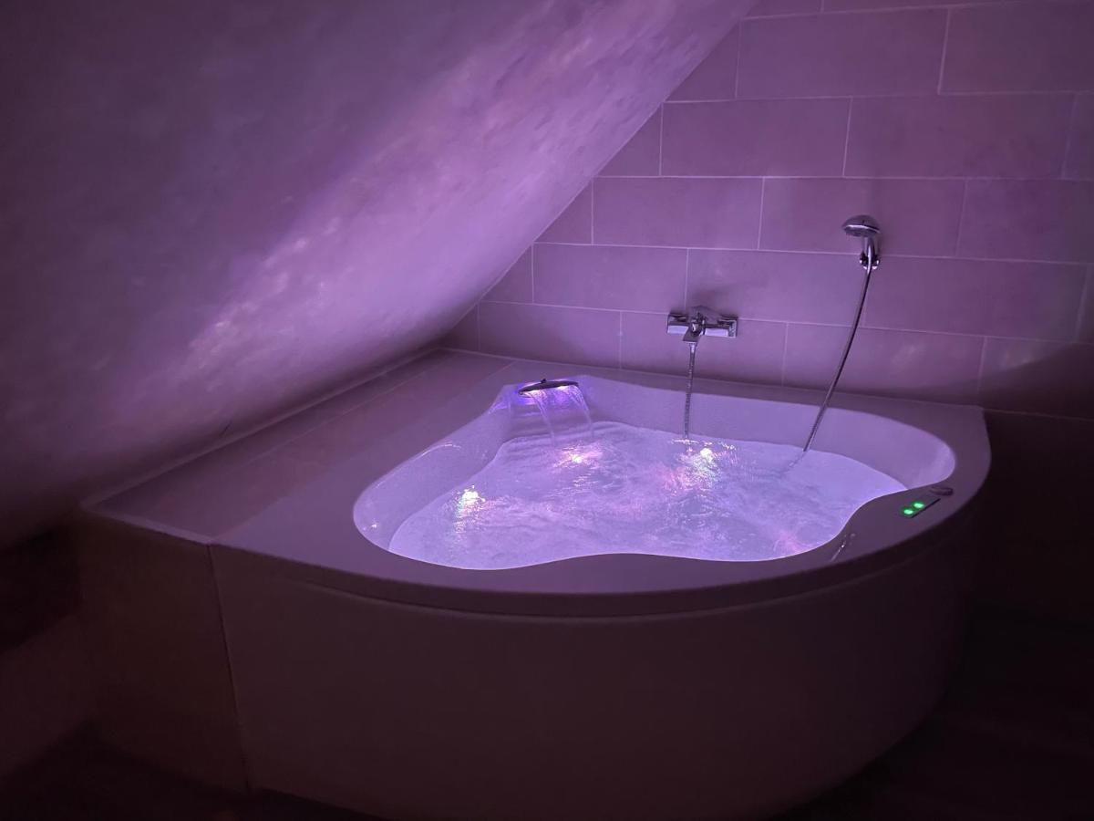 Le Nid D'Amour 2Pers / Wifi / Sauna Houssen Екстериор снимка